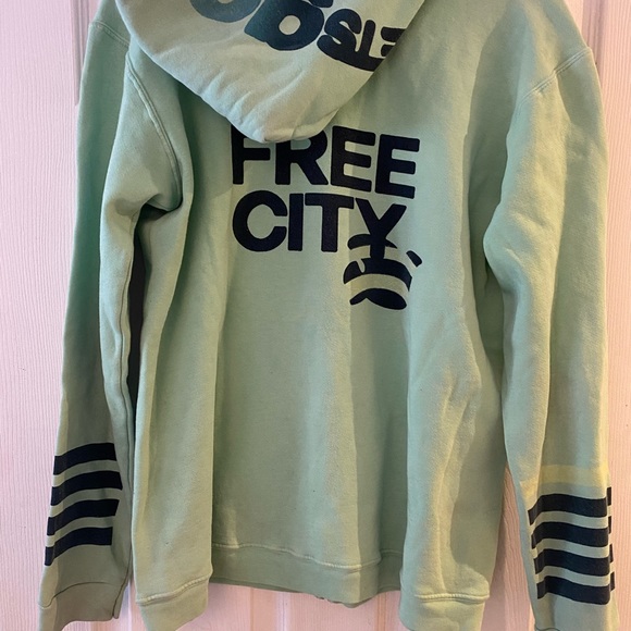 Free City Zip up - Picture 5 of 6